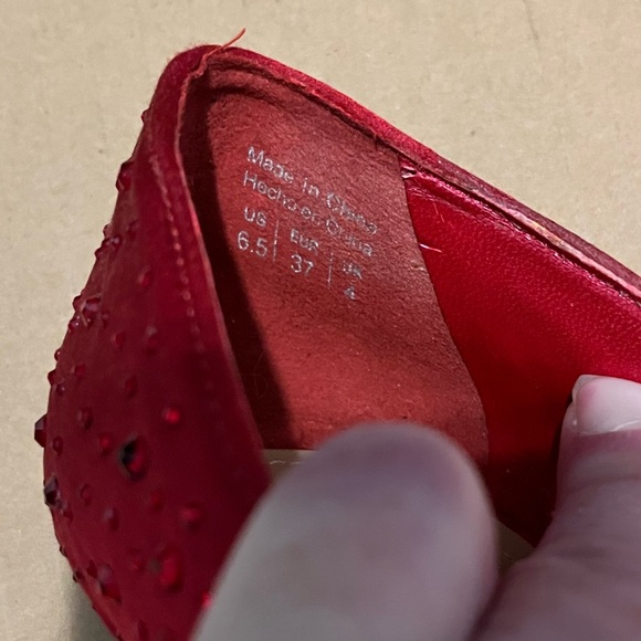 Aldo Red Platform Satin Heels with Rhinestones Size 6.5
Only worn a cpl times - Picture 6 of 6